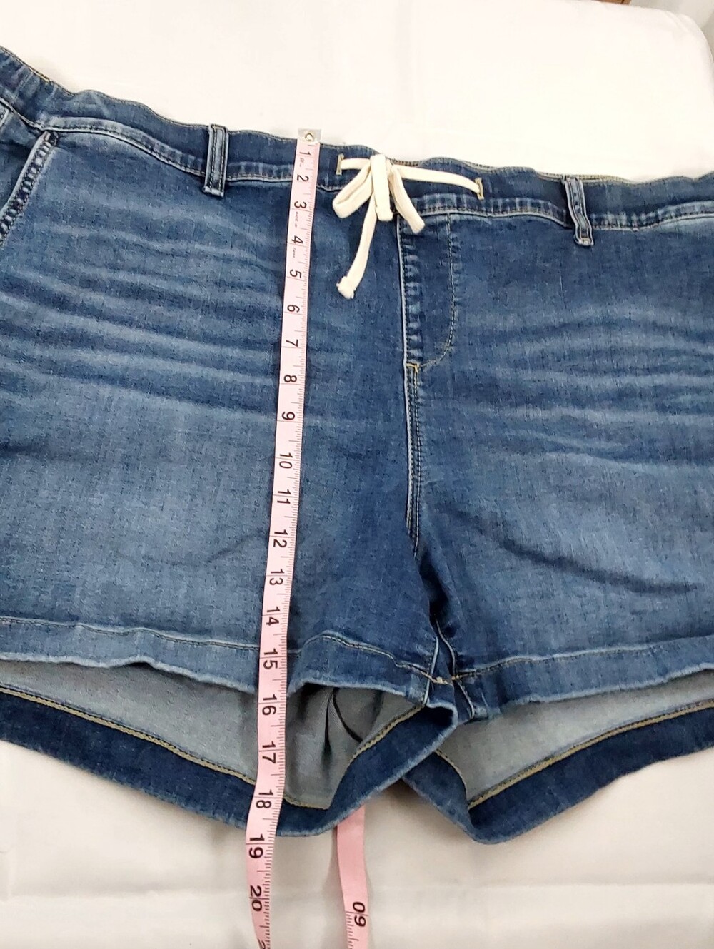 Torrid 3.5'' Weekend Mid-Rise Short - Picture 8 of 10